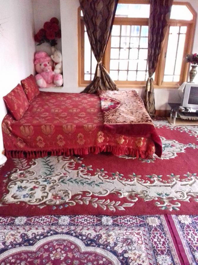 My Guest House Srīnagar Екстериор снимка
