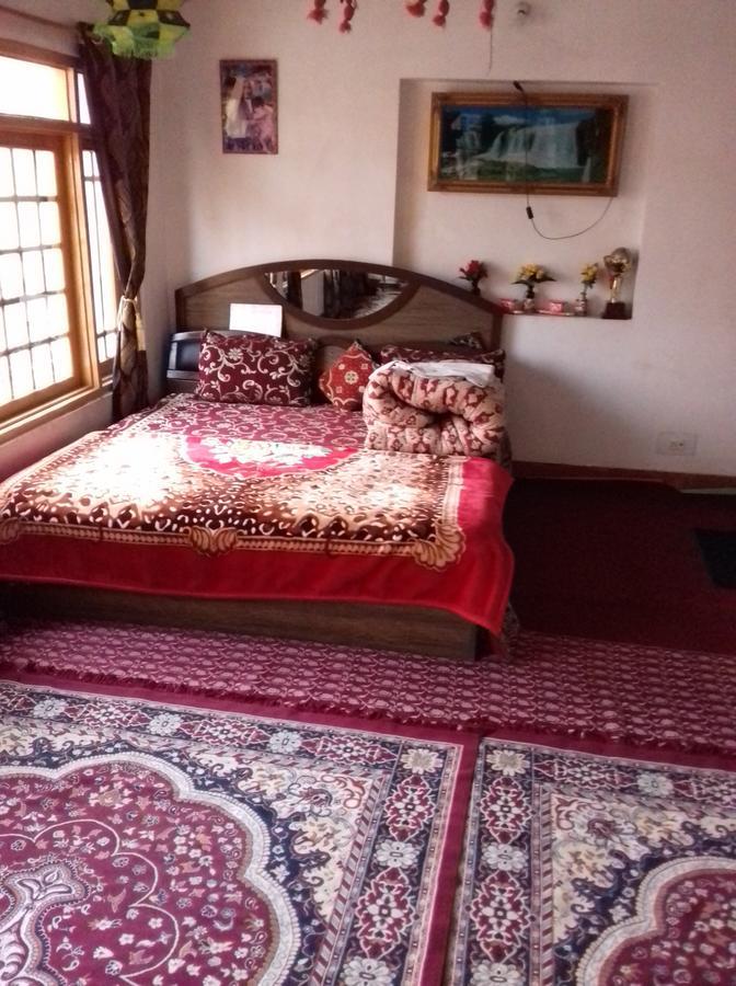 My Guest House Srīnagar Екстериор снимка